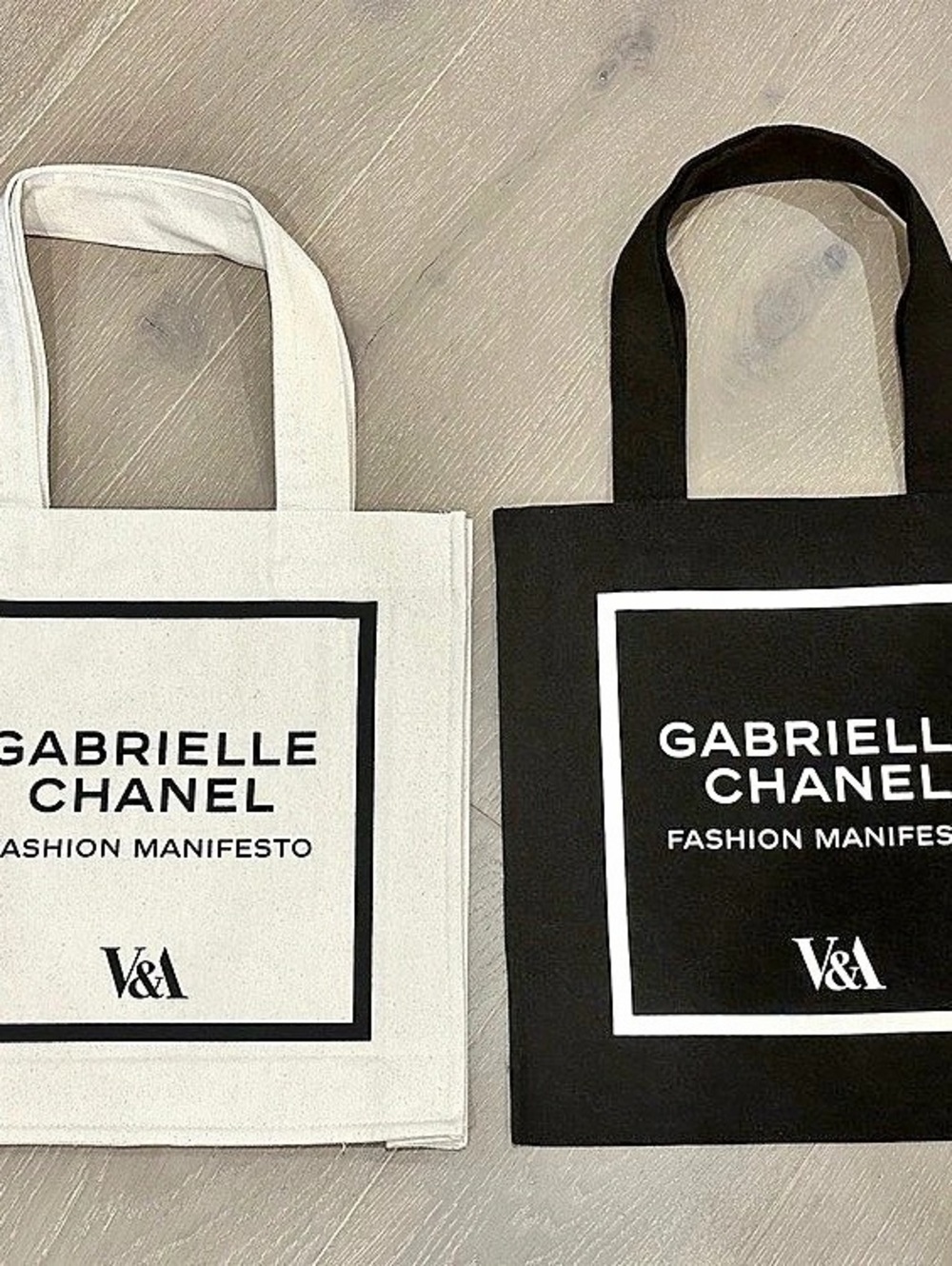 NEW V&A Gabrielle Chanel Fashion Manifesto Tote Bag Set of 2